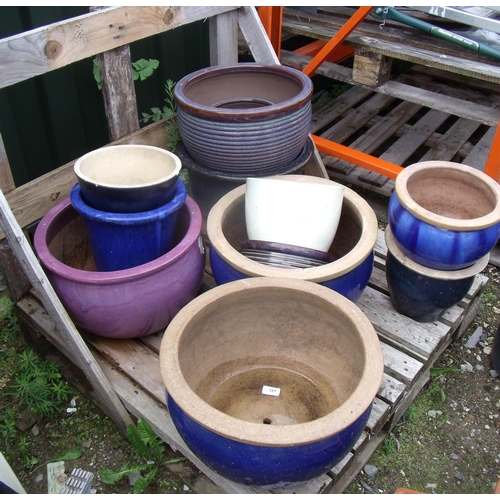 121 - Collection of various ceramic garden pots