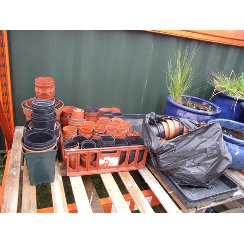 140 - Extremely large plant pots of various sizes all plastic
