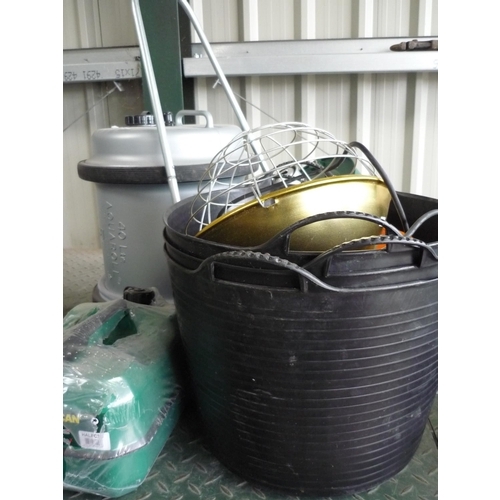 15 - 40 litre Aquaroll water canister, as new petrol can, heat lamp, plastic buckets and a paraffin lamp