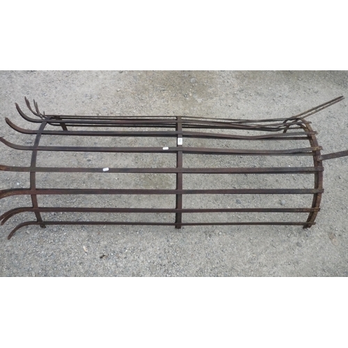 175 - Large metal tree guard