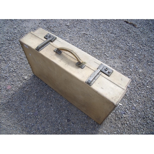 35 - Vellum expanding suitcase (70cm x 40cm x 18cm)