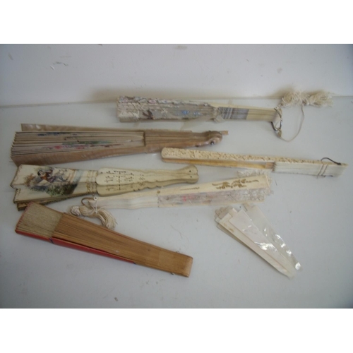20 - Large selection of various assorted fans, including Oriental, bone spines, faux ivory, Mother of Pea... 