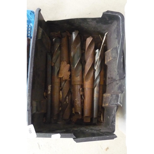 100 - Box containing a quantity of extremely large drill bits