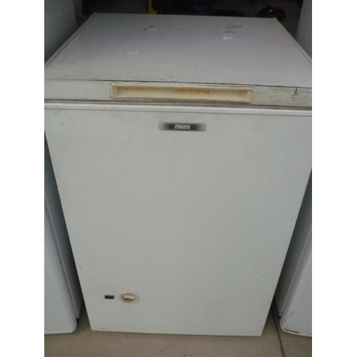 88 - Newsy chest fridge freezer