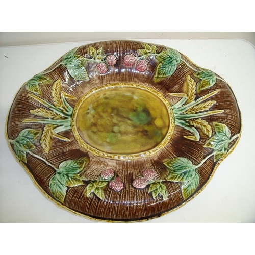 32 - Victorian Majolica style oval bread plate decorated with brambles and wheat sheath (36cm x 30cm) (ch... 