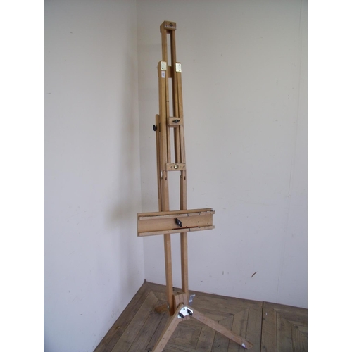 333 - Daler Rowney beech framed artists easel