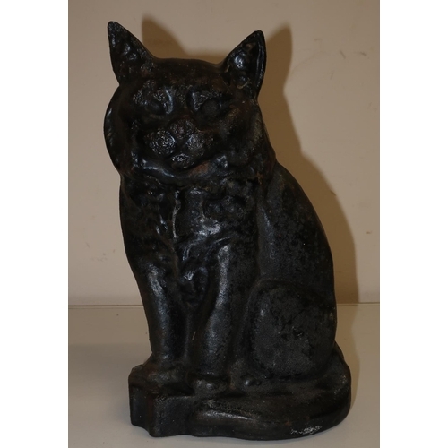 12 - Small cast metal doorstop figure of a cat (height 17cm)