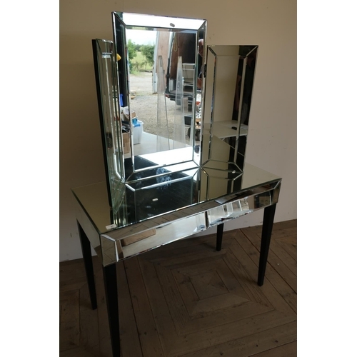 31 - Mirror finished dressing table with separate mirror to the top (101cm x 77cm x 45cm)