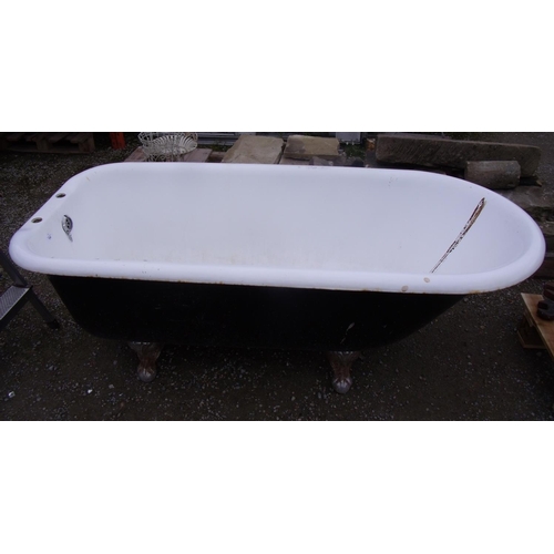 148 - Large Victorian bath with clawed feet