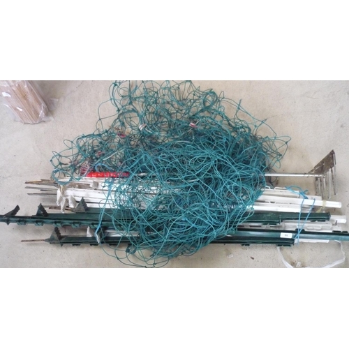 56 - Collection of electric fencing and netting