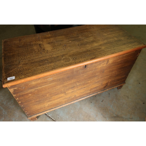 103 - Victorian stained pine blanket box with hinged top and bracket supports (100cm x 47cm x 56cm)
