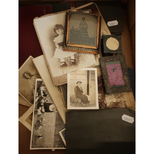 392 - Selection of Victorian and later photographs, a framed Daguerreotype photograph etc