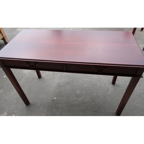 479 - Georgian style mahogany finish side table with two frieze drawers (121cm x 55cm x 77cm)