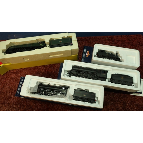 220 - Boxed Bachmann Branchline J72 tank engine 68737, boxed Bachmann V260834 BR black loco & tender, B161... 