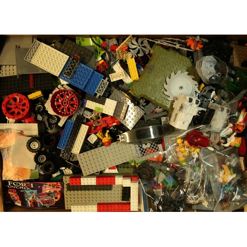 238 - Box containing a large quantity of various lego pieces, figures etc