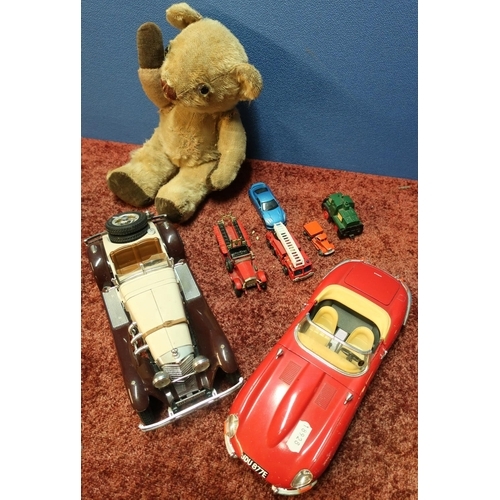 225 - Collection of die-cast collectors cars, vintage teddy bear etc