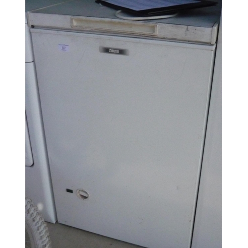 72 - Newsy chest fridge freezer