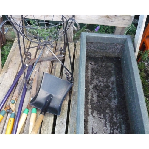 170 - Garden tools, wire planter and a plastic planter