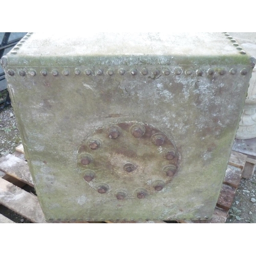 207 - Large galvanised water tank