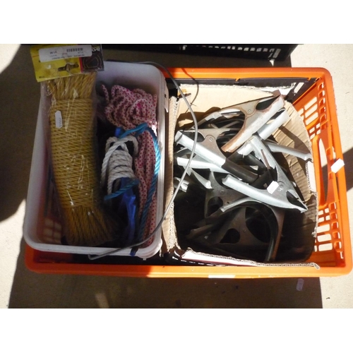 83 - Box containing quantity of heavy duty marquee clips and a selection of various ropes