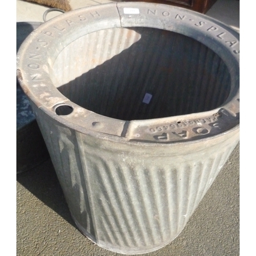 215 - Galvanised metal wash tub