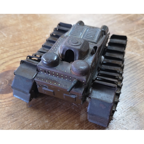 97a - Early clockwork WWI style tank (no key)