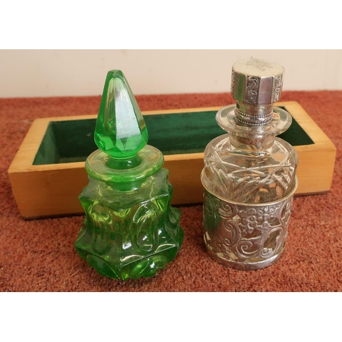 124 - Birmingham silver hallmarked mounted scent bottle with stopper and a green glass scent bottle (2)