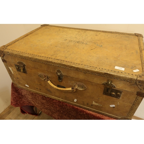 174 - Quality vintage rectangular travelling trunk with hinge lift up top and fitted interior (lacking tra... 