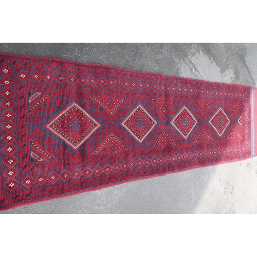 569 - Meshwarni runner (242cm x 70cm)