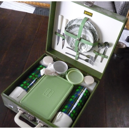 68 - Retro picnic box made by Brexton, complete with flasks, cups, cutlery, plates, etc
