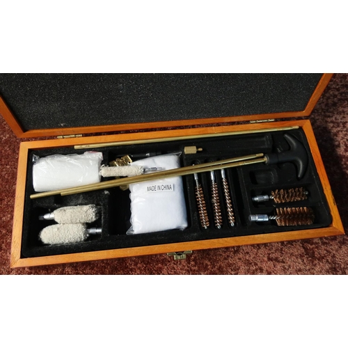 400 - Cased modern multi bore cleaning kit