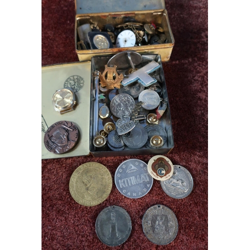45 - Selection of various commemorative medallions, coins, cap badges and buttons including Bakelite, Vic... 