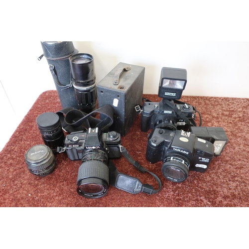 218 - Houghton Butcher boxed camera, Mintax PB268 35mm camera, Minolta X-300 35mm camera, miscellaneous fl... 