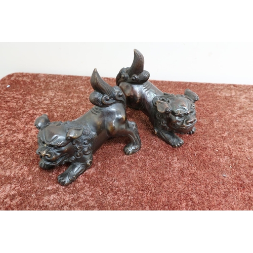 326 - Pair of bronze Dog of Foe (14cm high)