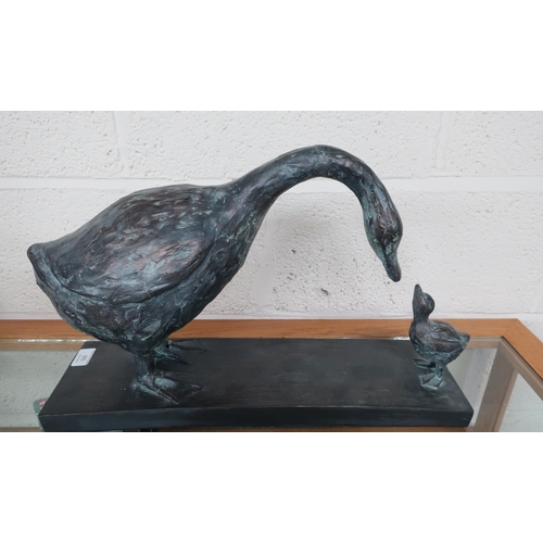 355 - Composite figure of a goose and gosling on rectangular base