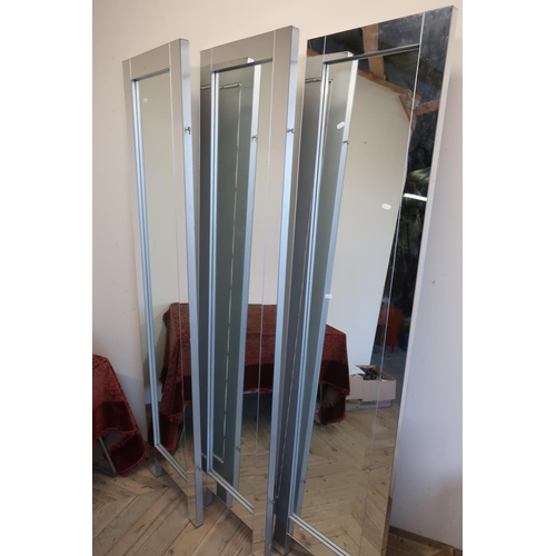 389 - Modern three sectional mirrored screen (135cm x 182cm)