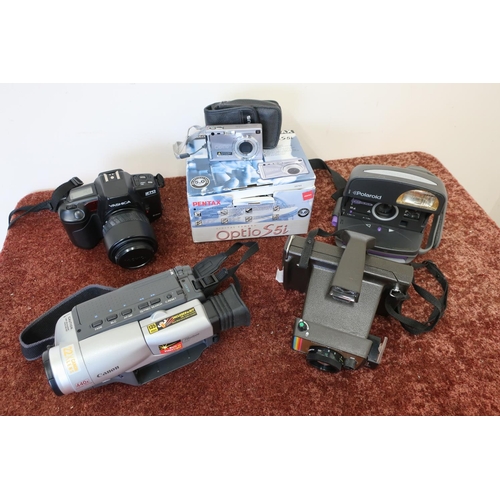 422 - Large quantity of various cameras, camera cases and accessories including Yashica, Canon Camcorder e... 