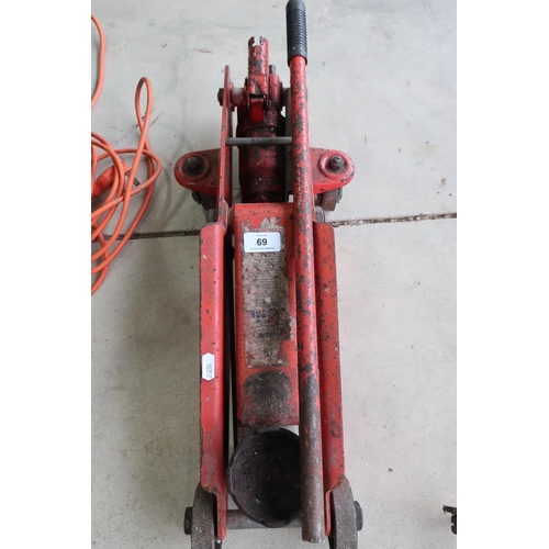 69 - Heavy duty trolley jack