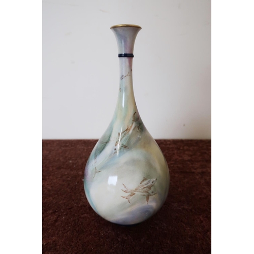 35 - Hadley's Worcester England F105/78 bottle neck vase decorated with shoaling fish (height 21cm)