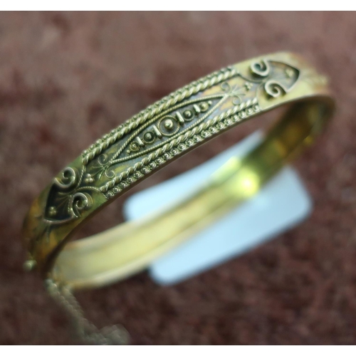 409 - Edwardian 15ct gold hinged bracelet