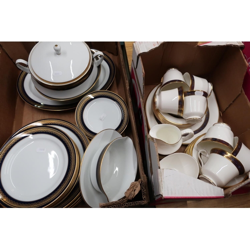 34 - Royal Doulton 'Harlow' No.H5034 tea service (6 place settings) and a Noritake 'Vienna' No.2796 dinne... 