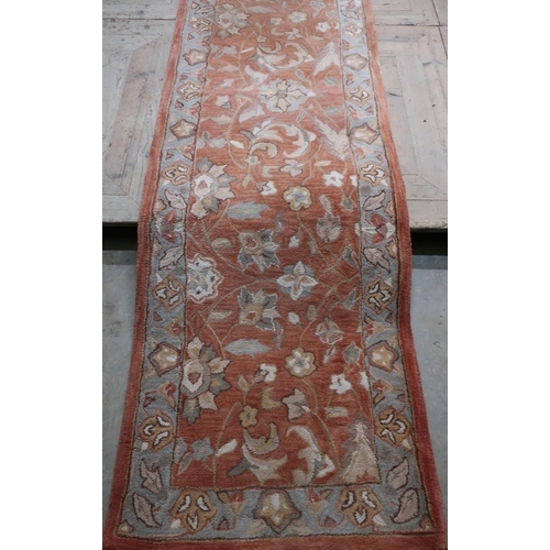 457 - Red/beige wool runner (9ft x 3ft)