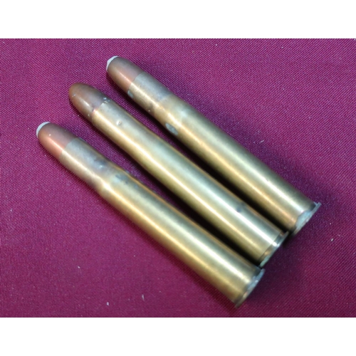 646 - Three 500-450 Kynoch Nitro Express rifle rounds (section 1 certificate required)