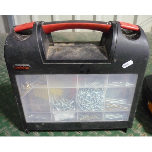 16 - Workshop case containing a large amount of various screws and raw-plugs