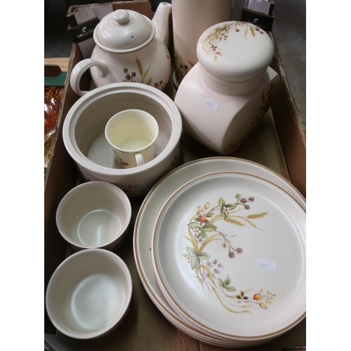 194 - Comprehensive Harvest 1418 pattern part breakfast/dinner service in two boxes