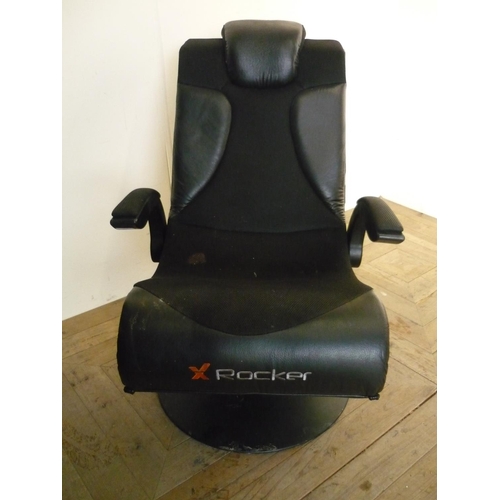 176 - Swivel gaming chair