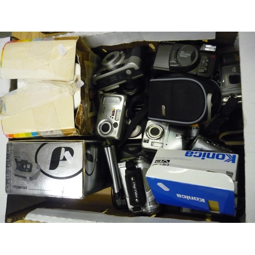 236 - Box containing a quantity of various assorted cameras (sold as seen)