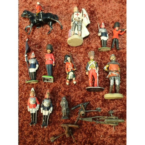 147 - Small box containing a quantity of various lead and plastic soldiers of various regiments and nation... 