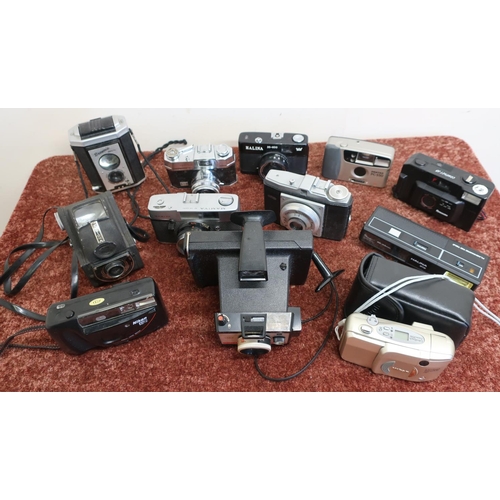 519 - Box containing a quantity of various assorted cameras including Brownie, Reflex, Halina Super, Ensig... 