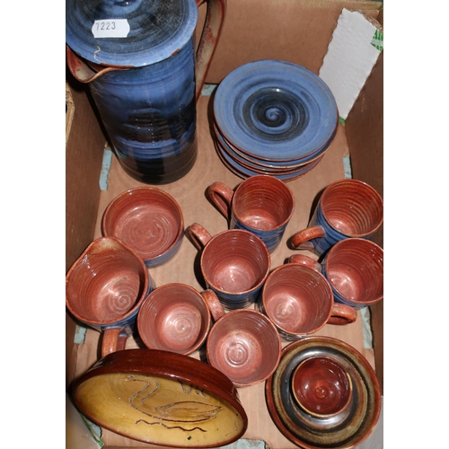 585 - Wold Studio Pottery coffee service and other similar items